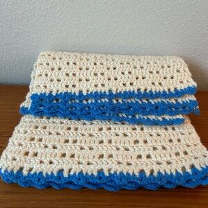 Charming Crocheted Placemats In Crème & Blue (4 Settings)